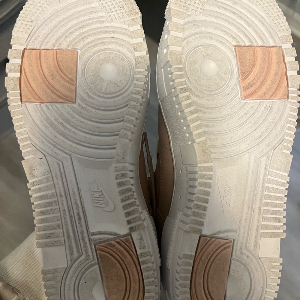 Nike Airforce Platform - Picture 2 of 2